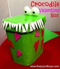 Crocodile valentine gifts box