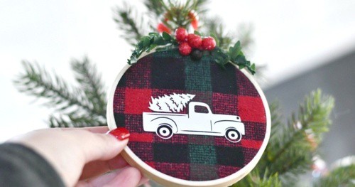Embroidery Hoop Christmas Ornaments